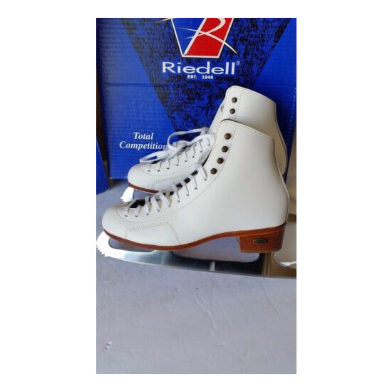 New Riddell Ice figure skate Model 280 White Width:M Size 5 1/2 Blade:Sapphire image {3}