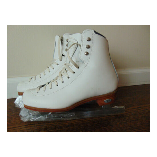 RIEDELL 29 EDGE WITH ASTRA ECLIPSE 9 BLADES 3N SKATES image {4}