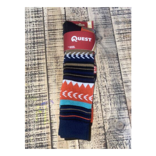 new 2 pack Quest snow-sport sock size Medium 2 pairs all together snow ski image {1}