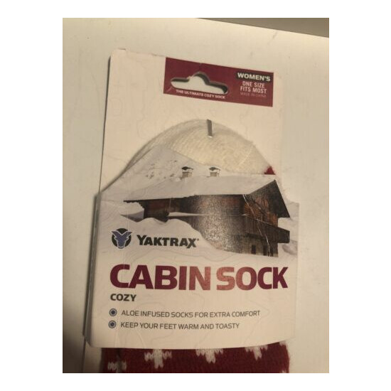 THICK YAKTRAX Women's Cozy Cabin Aloe Infused Socks RED/CREAM - NEW image {2}